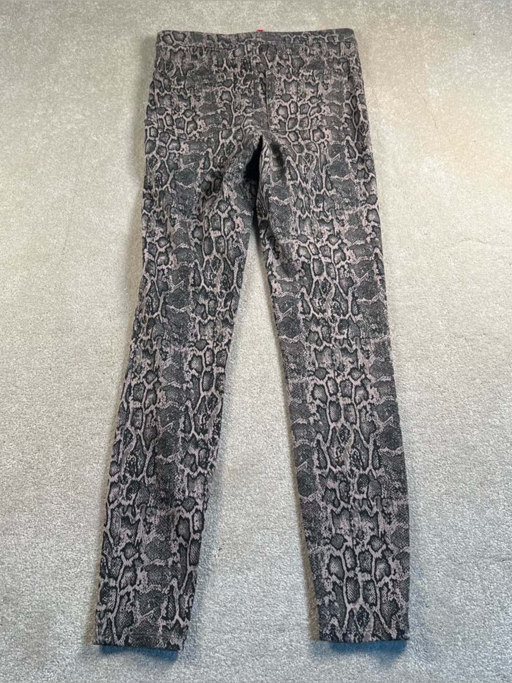Spanx Leggings Jean-ish Animal Print Snake Gray 2 Pockets Women's Small - Picture 3 of 14